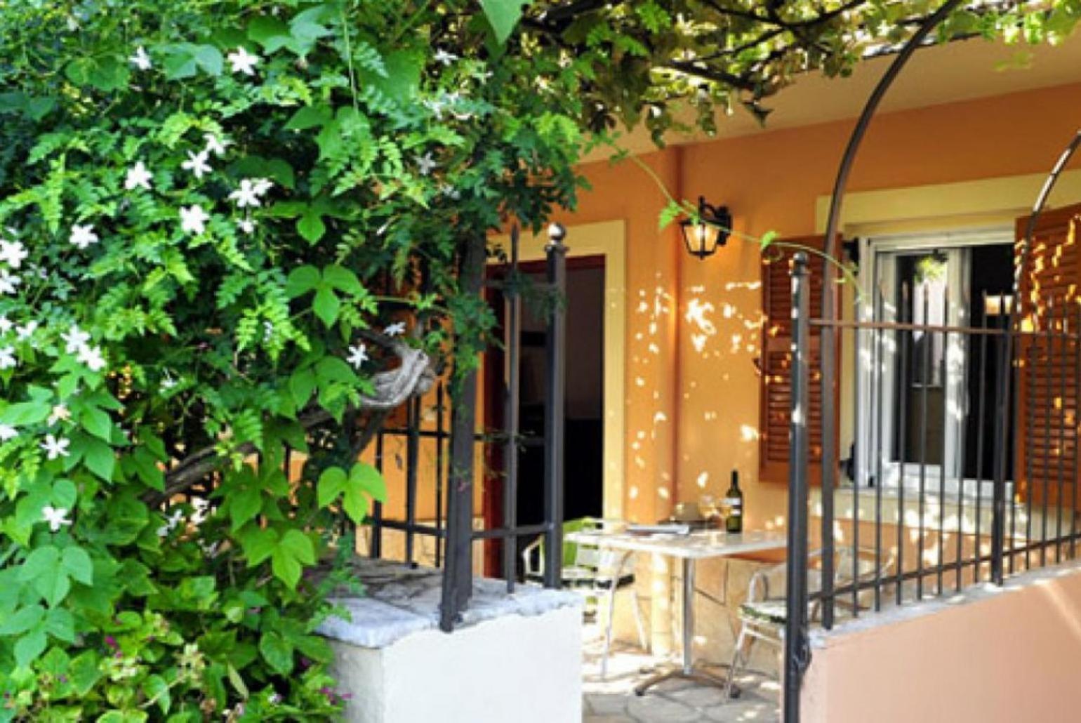 Foteini Apartment Άγιος Στέφανος Εξωτερικό φωτογραφία